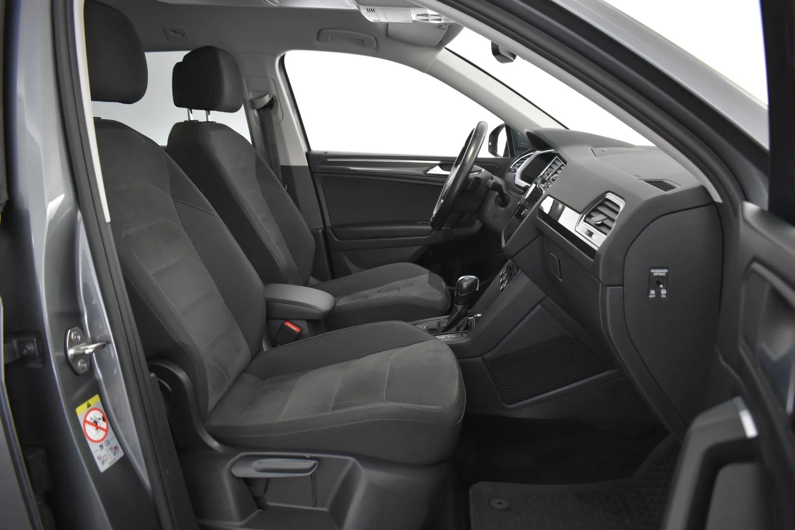 Car Image - 3jR8K6SW5rgGjlHZPwtBFL