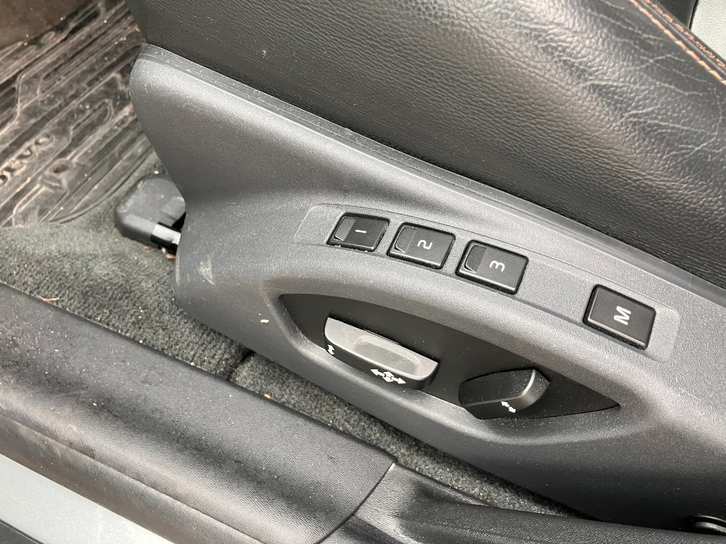 Car Image - 1AH8sVUOaU4owMWnRbxmrd