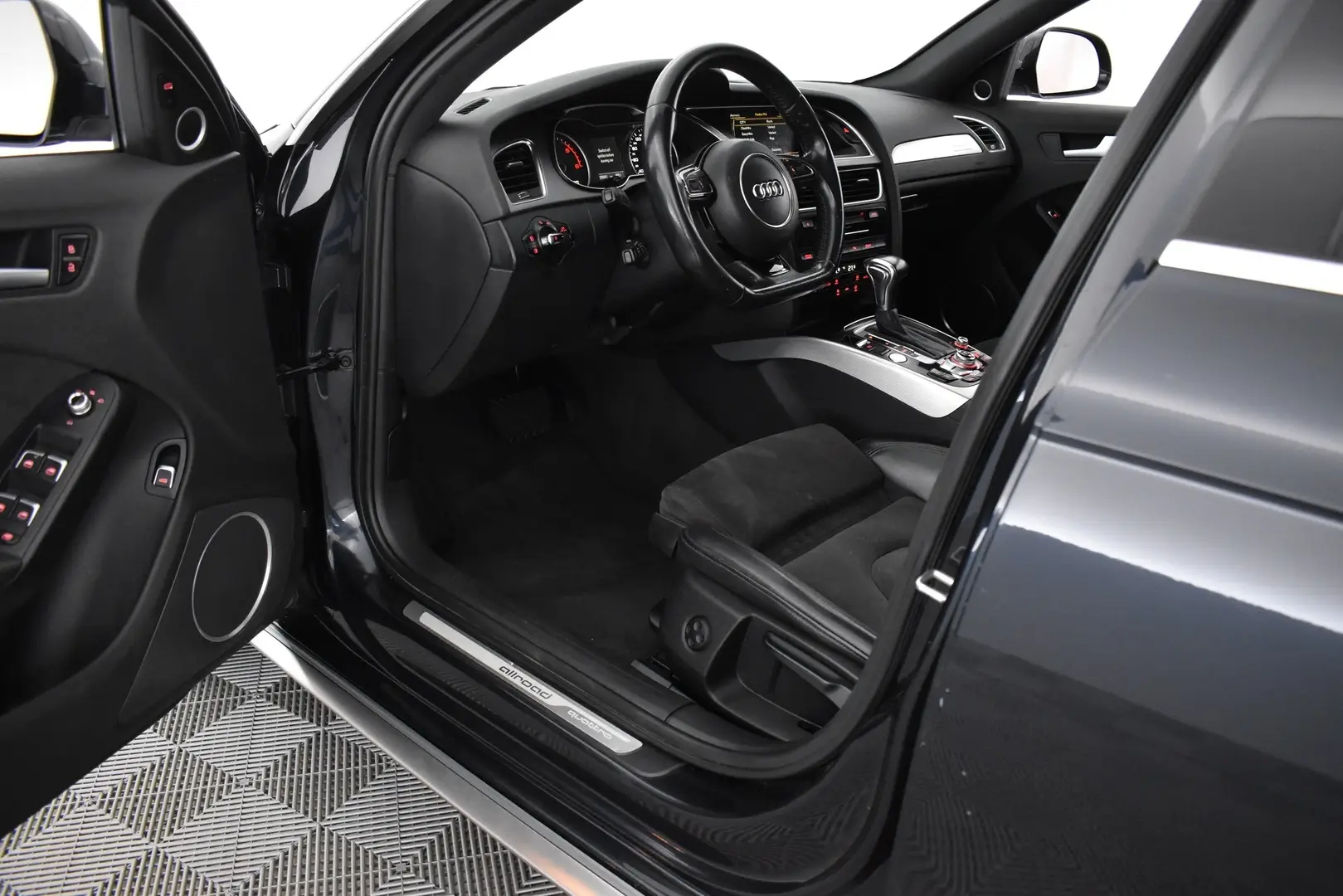 Car Image - 6wZO5m2m9ggkLZoXt5CwaX