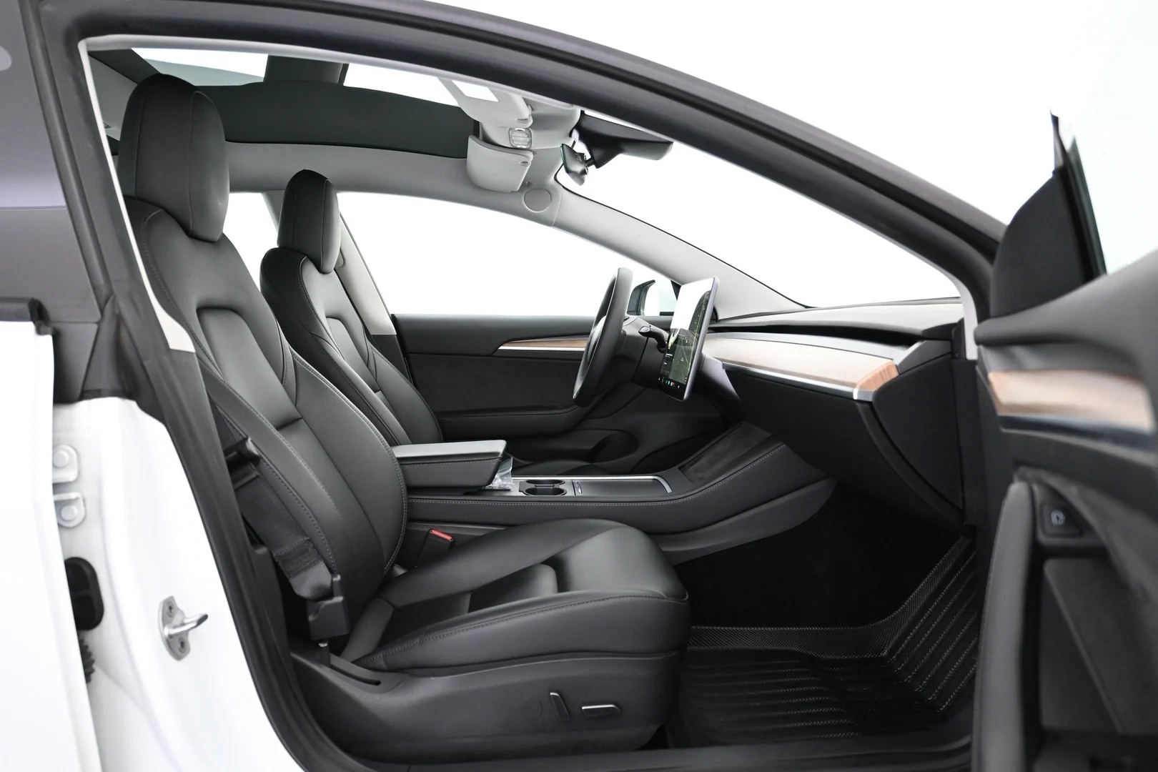 Car Image - 3FOrNanDMgQSqsIxIogaUk