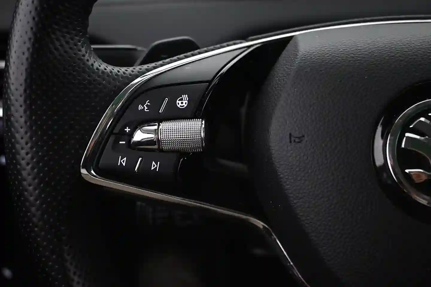 Car Image - 5ZU6b68Dx6qH8kbUcgeGJl