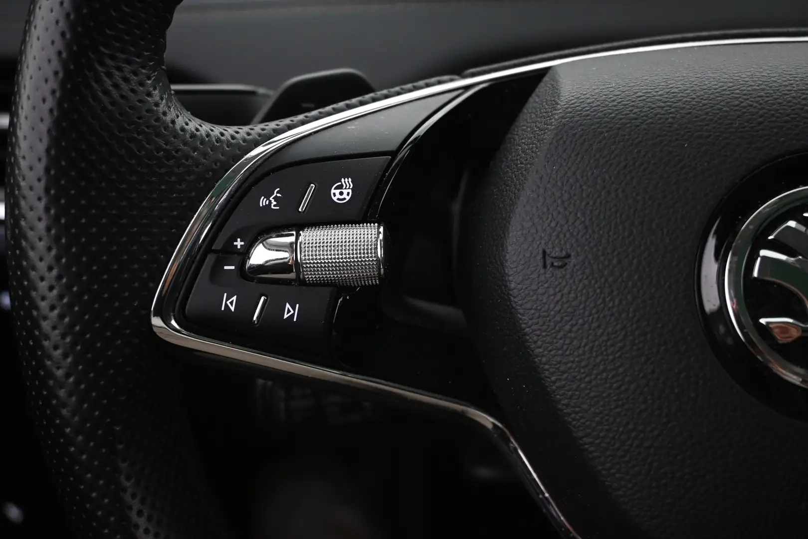 Car Image - 5ZU6b68Dx6qH8kbUcgeGJl