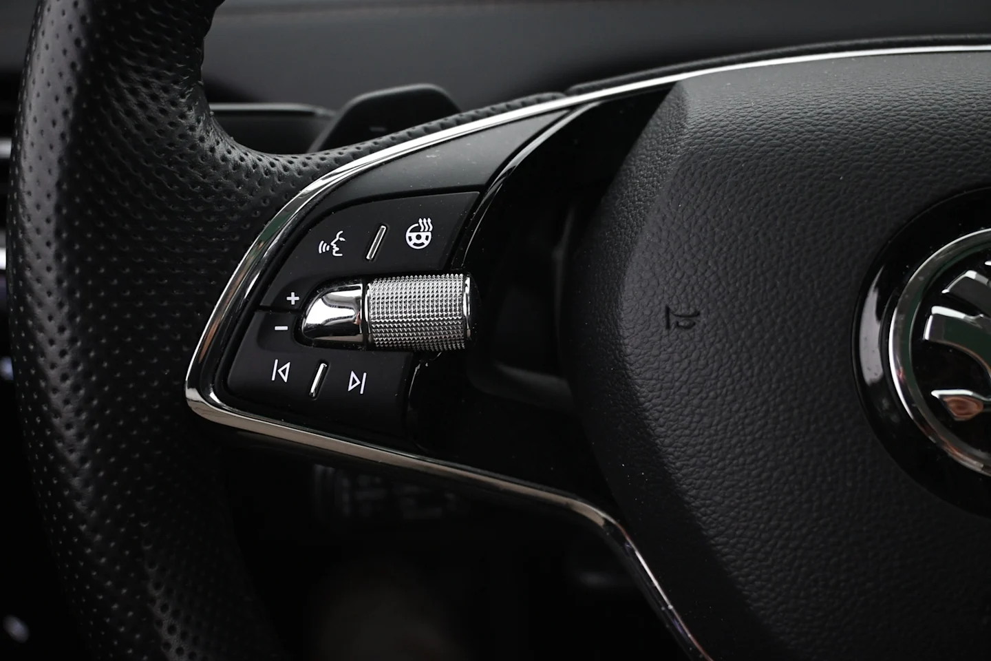 Car Image - 5ZU6b68Dx6qH8kbUcgeGJl