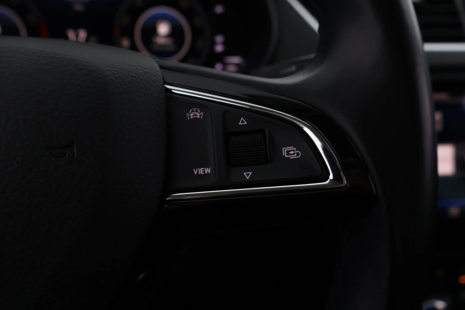 Car Image - 3wrO0wDRWv4ysyW56UTIvJ