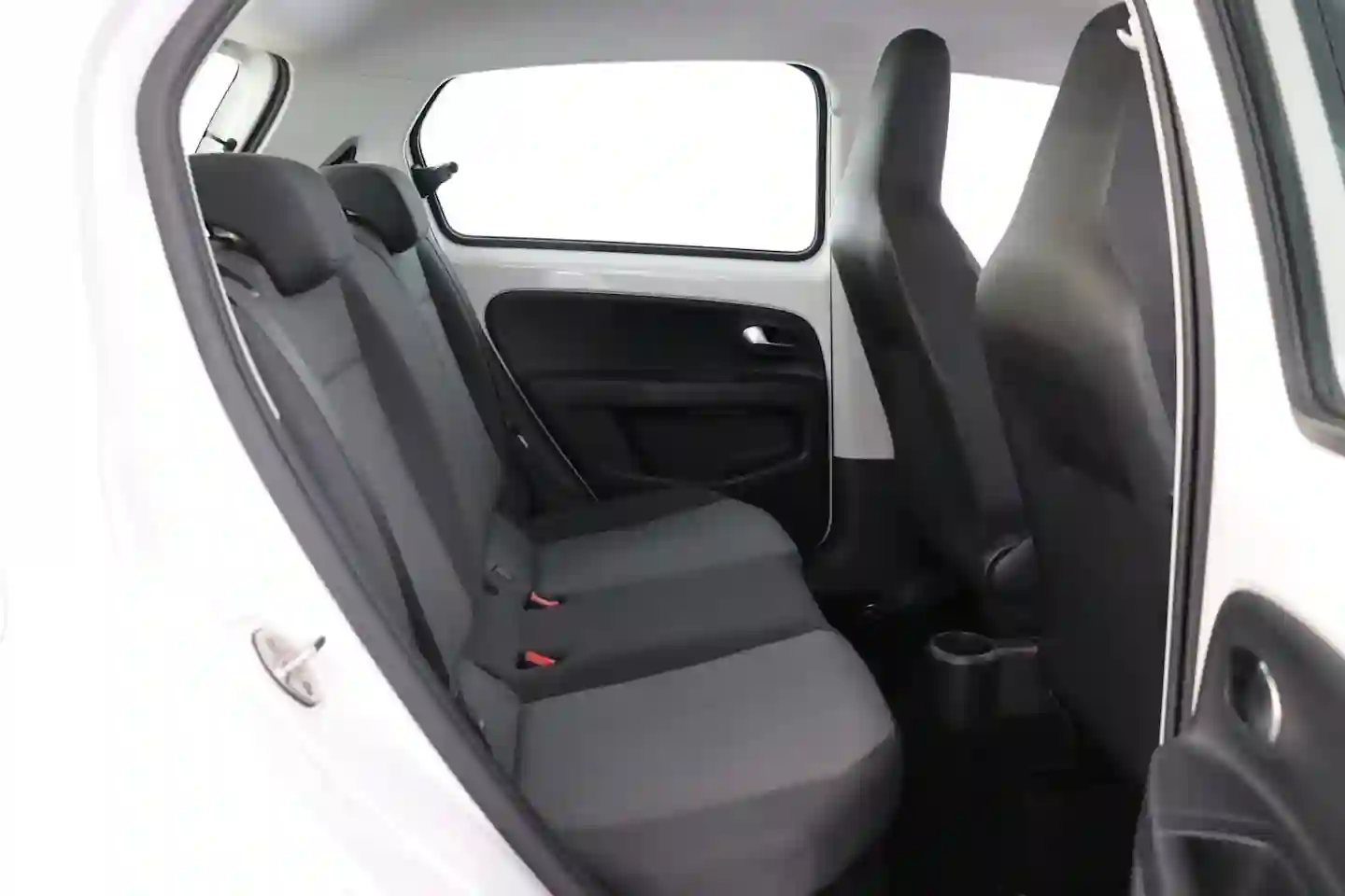 Car Image - 6BDAtURqYbpUOegp3ObmhW