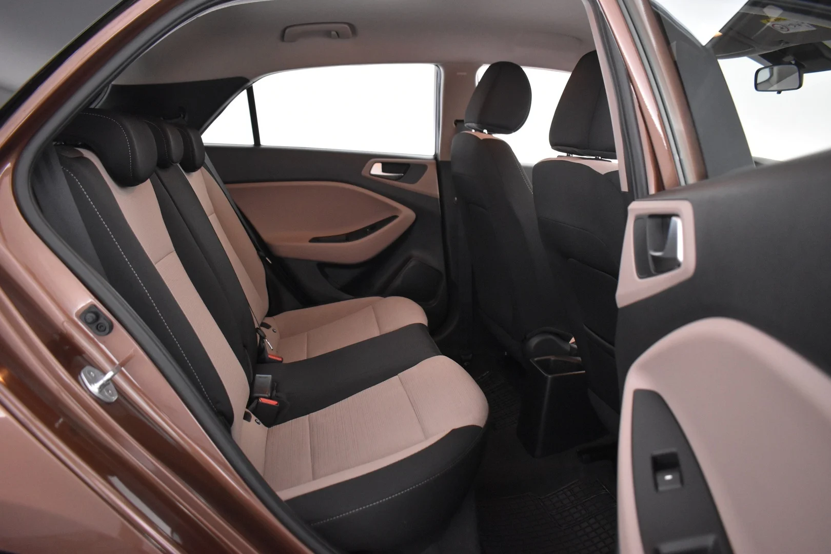 Car Image - 7CDZ7gwWPmQg9VDmg7qbkd