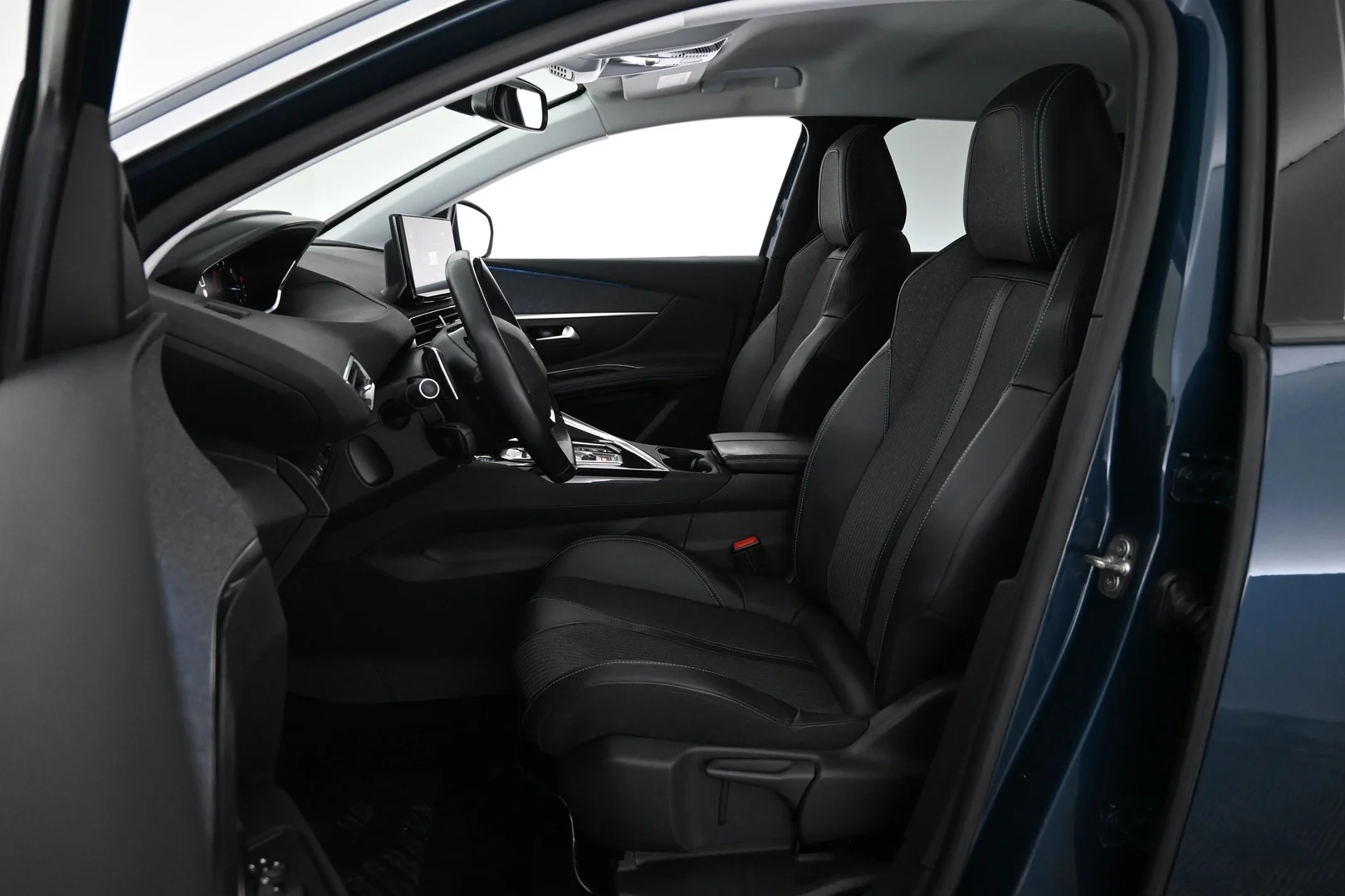 Car Image - 3R0En8F9nL2cBXsMDIMh8N