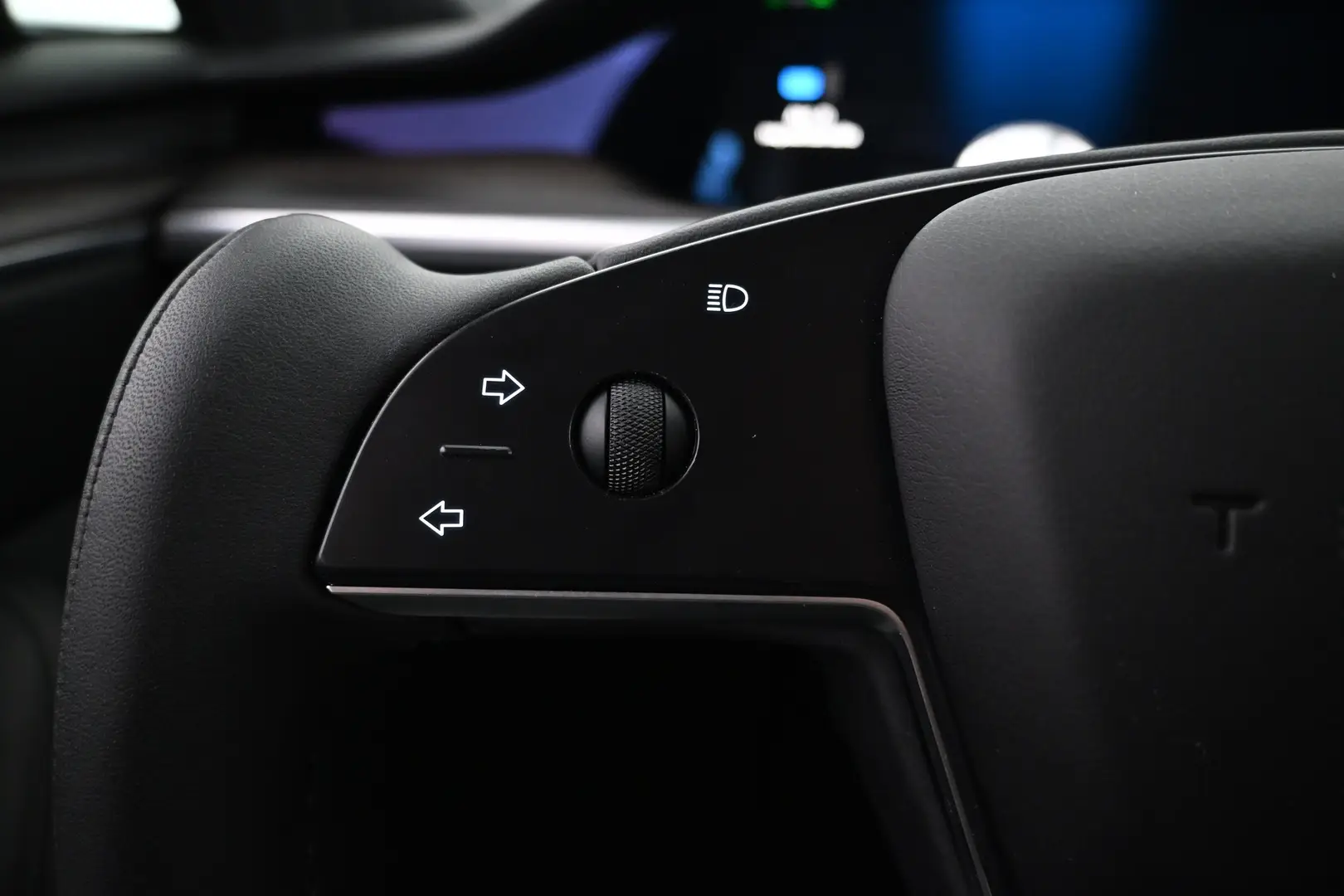 Car Image - 7kbRt0kGRE7isqF990QnTN
