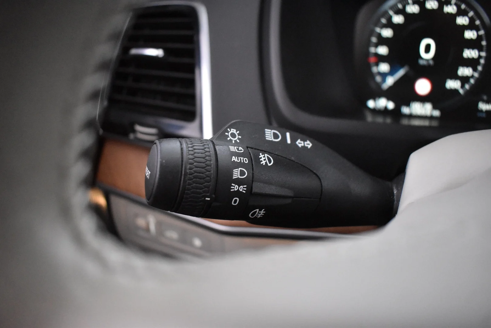 Car Image - z51cht9PwUayRfCMKaHQ3