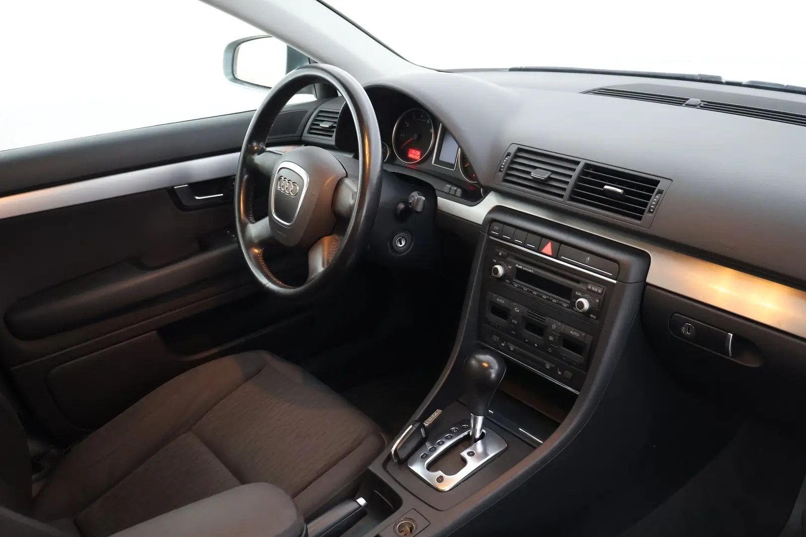 Car Image - 2caW5erBY8oqoDnM0Adt06