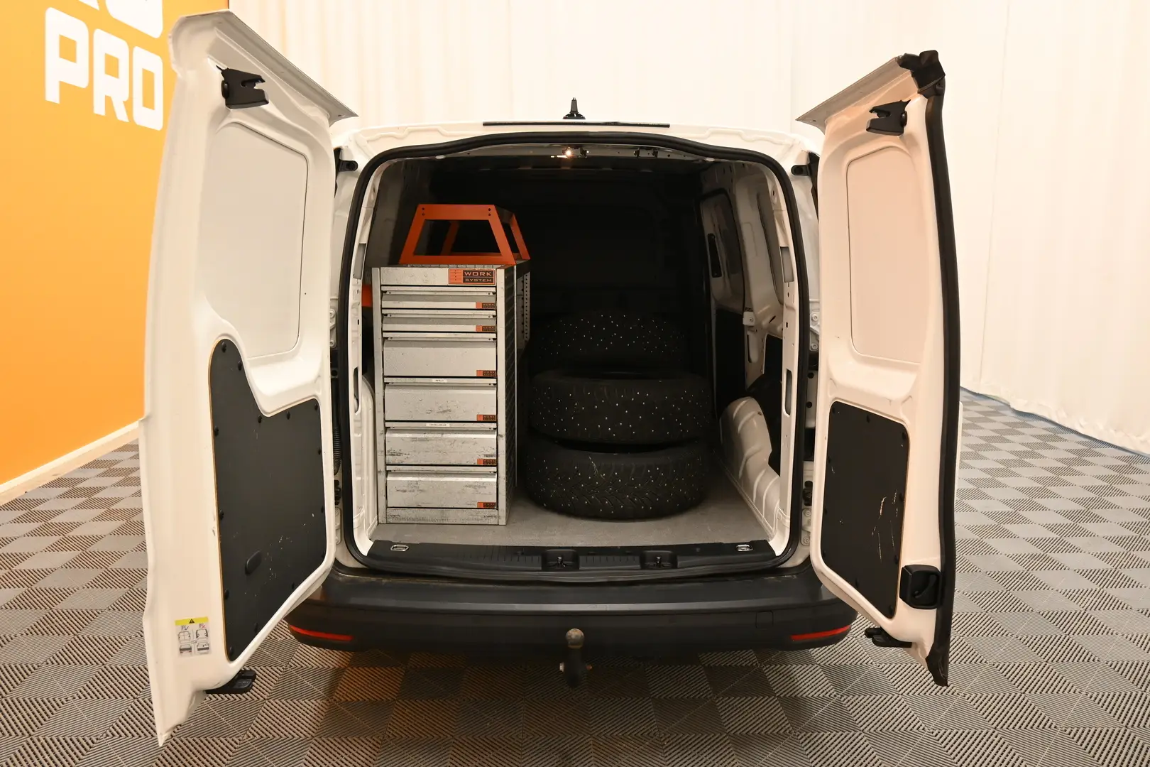 Car Image - 2t0pJD5E1xSzvaCYnbWIEj