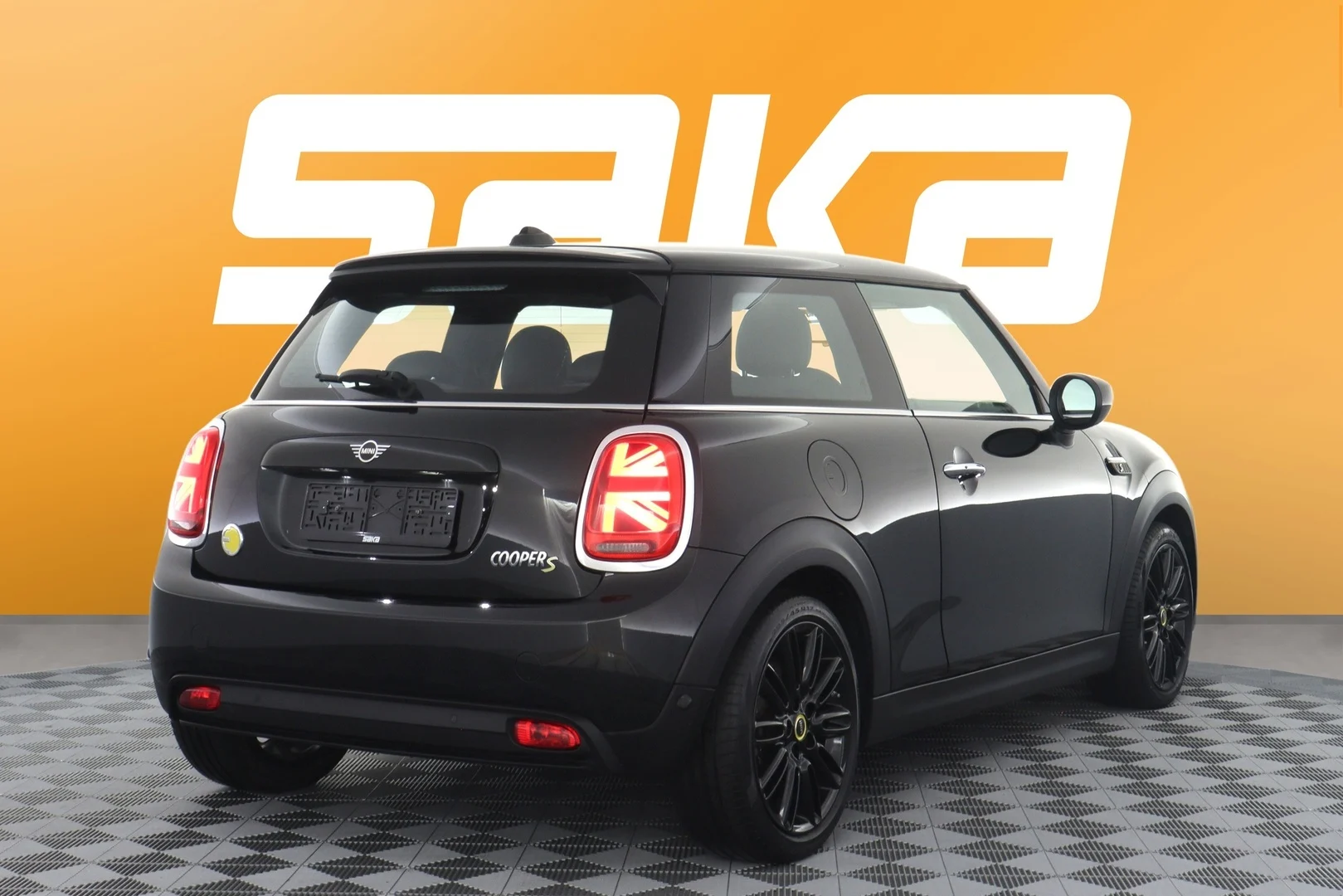 Car Image - 7n0kUmaQM71VImx64YKxsO