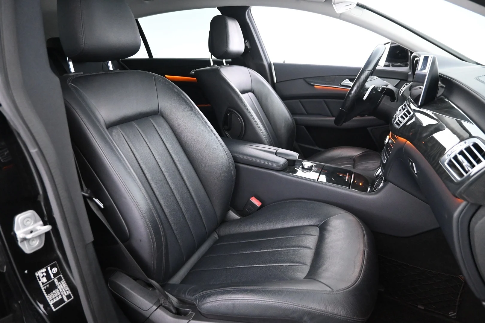 Car Image - 6DSDSpNN2xXRaA7FnMfU4M
