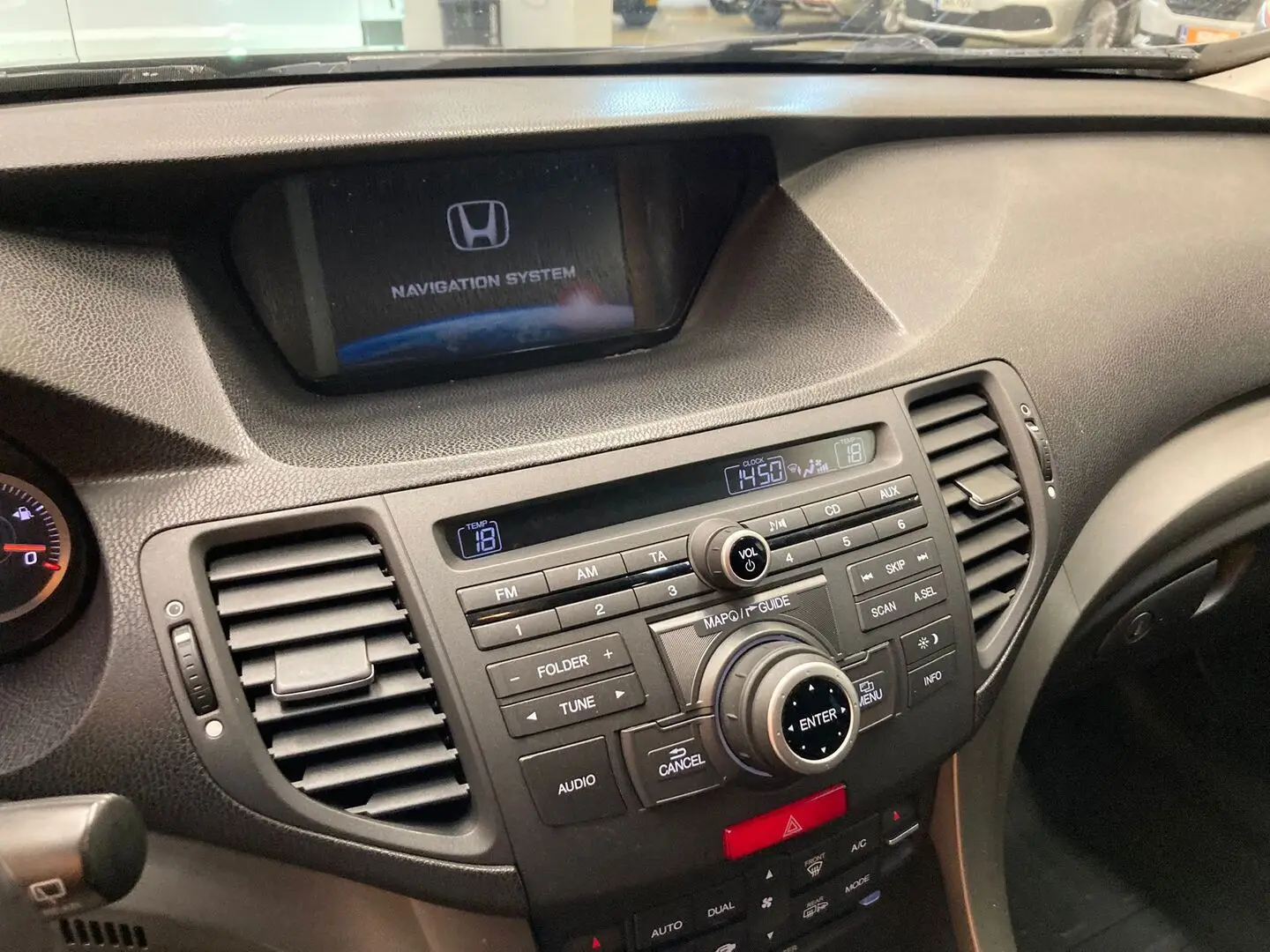 Car Image - 3AVPjGL5Y2rgipU4YsyaXO