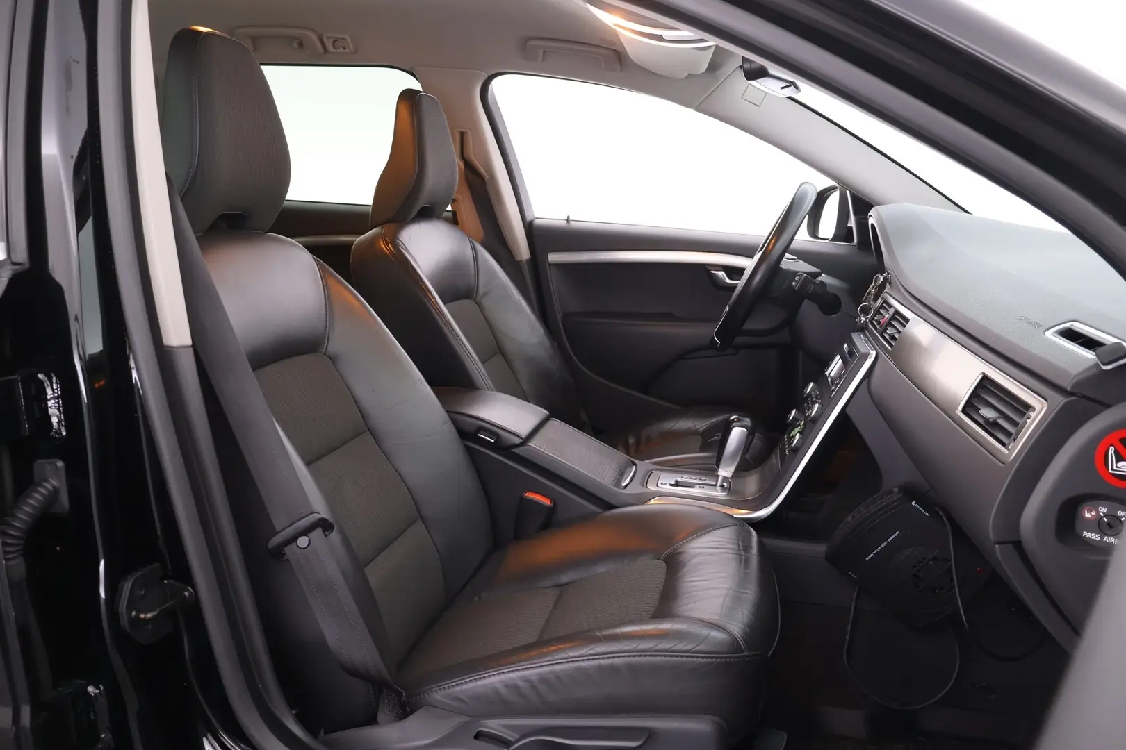 Car Image - 6YEQorhE1l8NCX0pQjqpqm