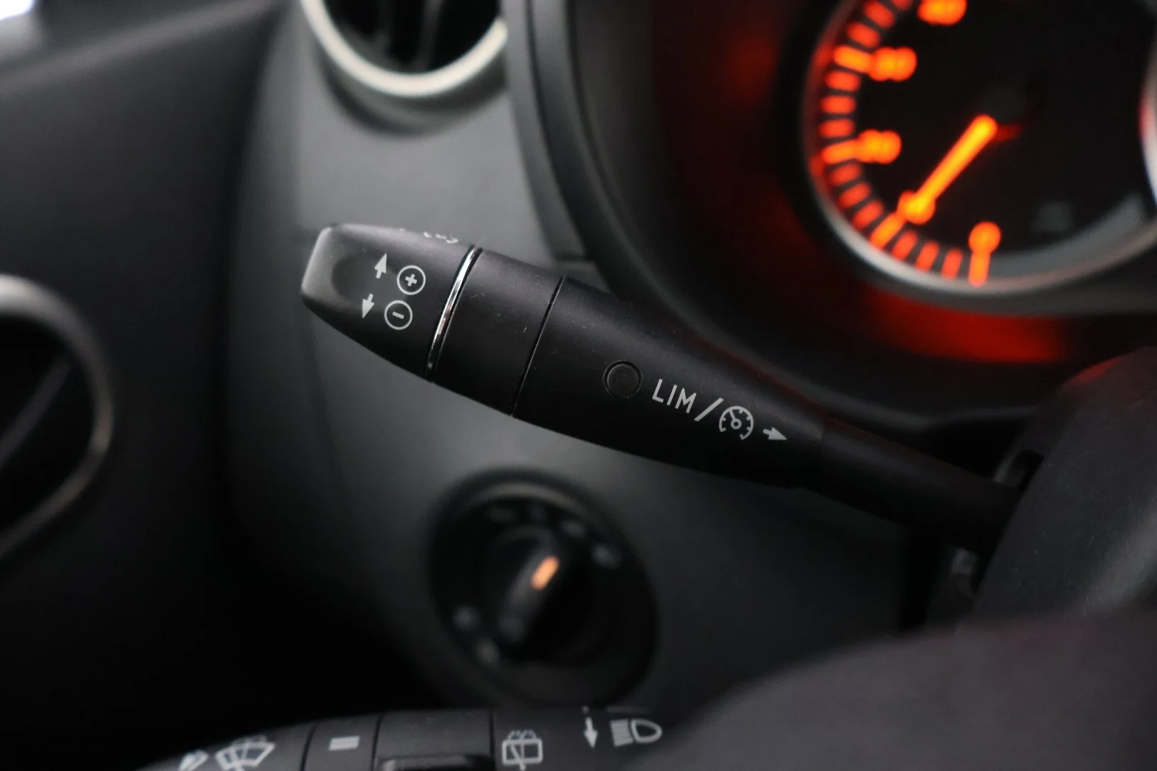 Car Image - 2wEZEtXPial5JN3ULVSY5H