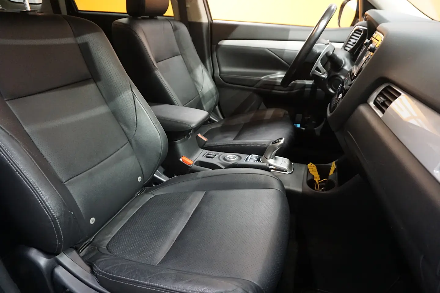 Car Image - 2ngw06rTFLVLg7aHkw9AOG