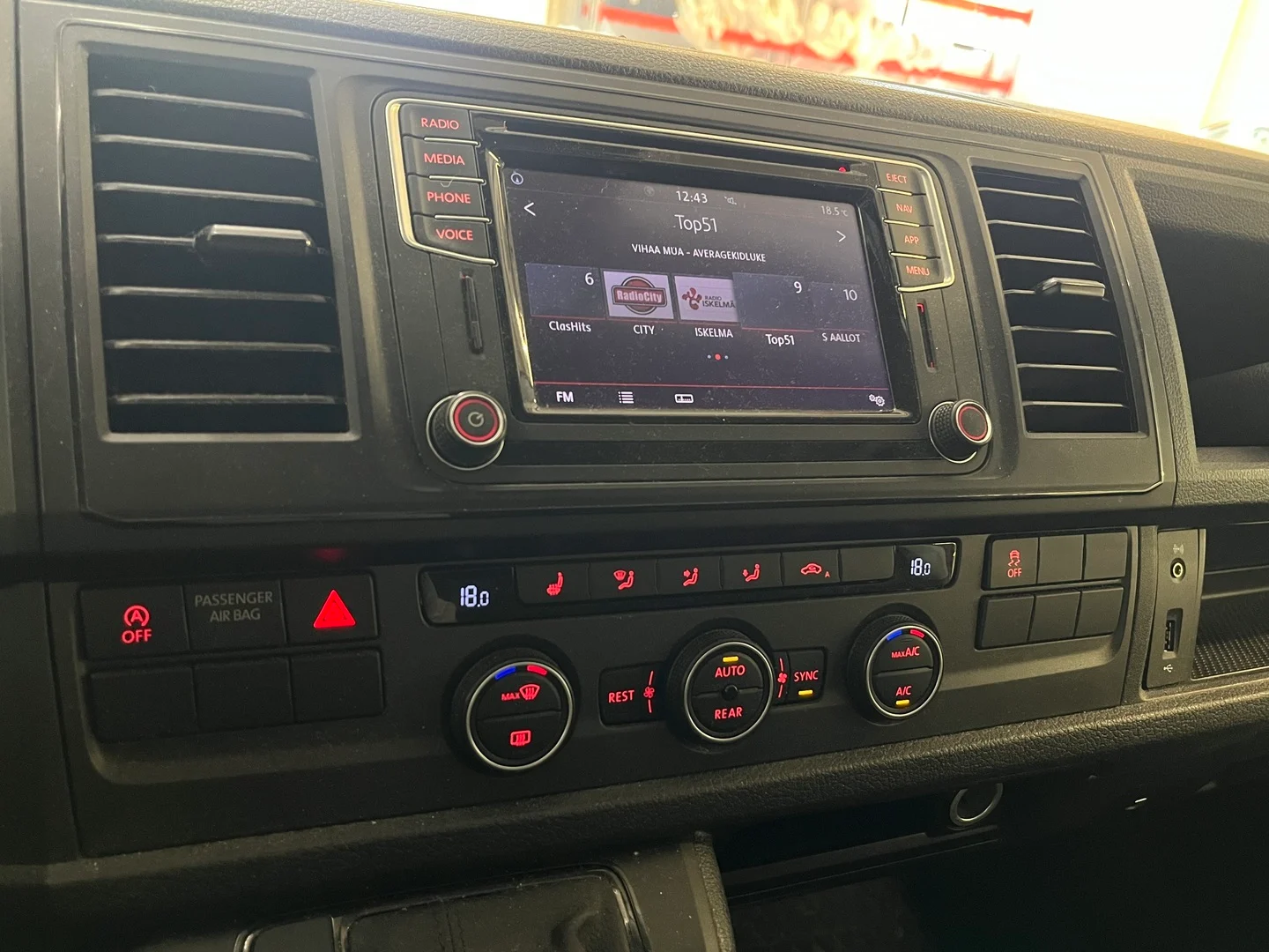 Car Image - 6G1OTFi38LCQvngiRsC9Y7