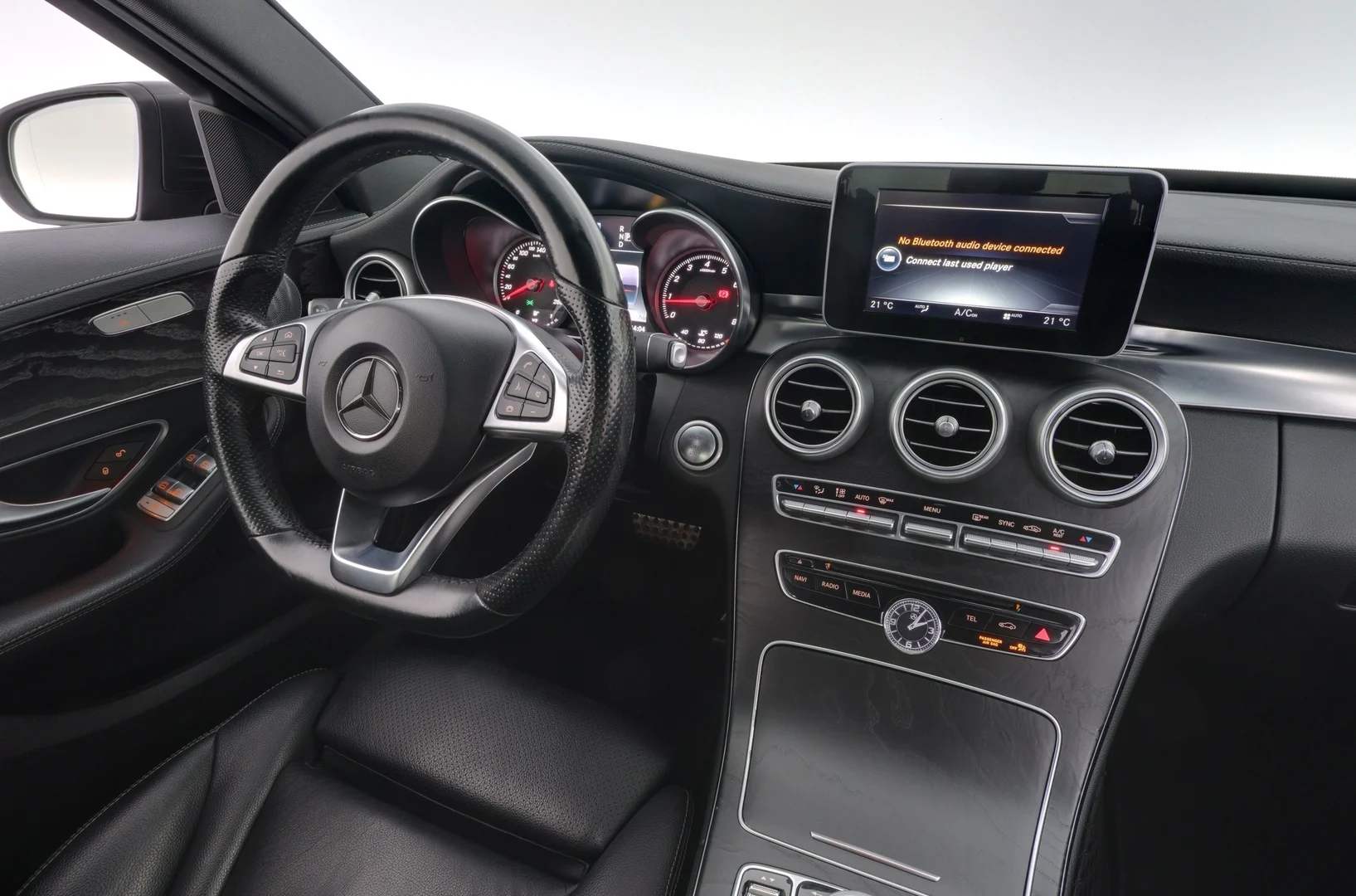Car Image - 318NuSNwRrsaCdq3Gl6SQd