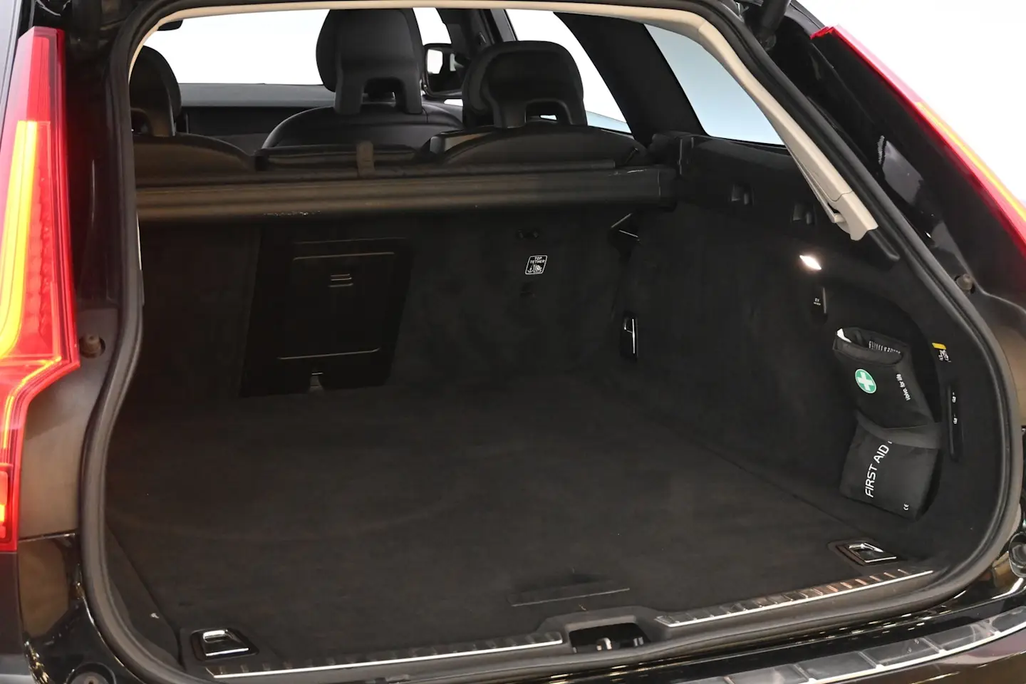 Car Image - XA5lzimtBwIVHtWOGxpCo