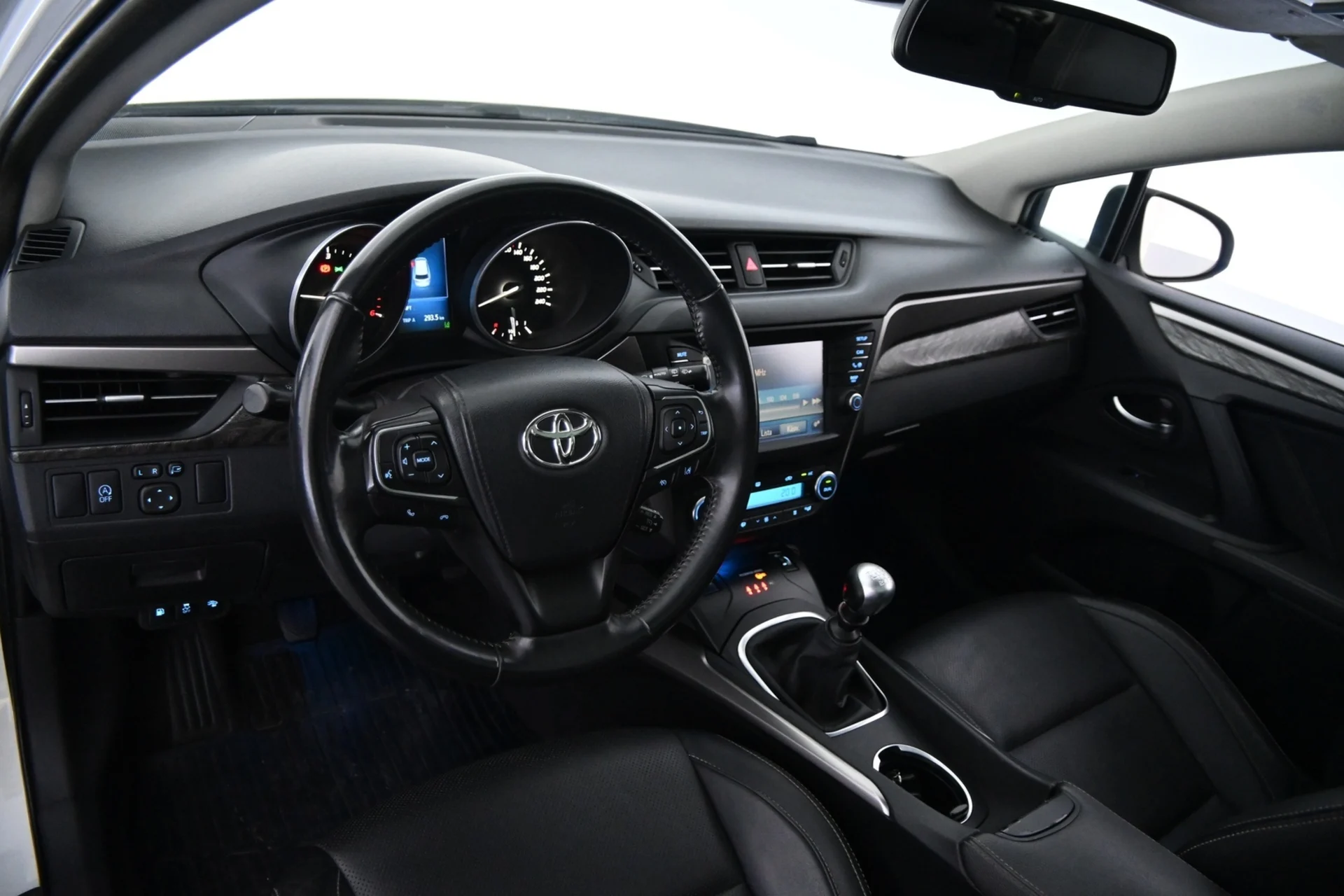 Car Image - 2asLIyYU7LGdXux2GVtLRn