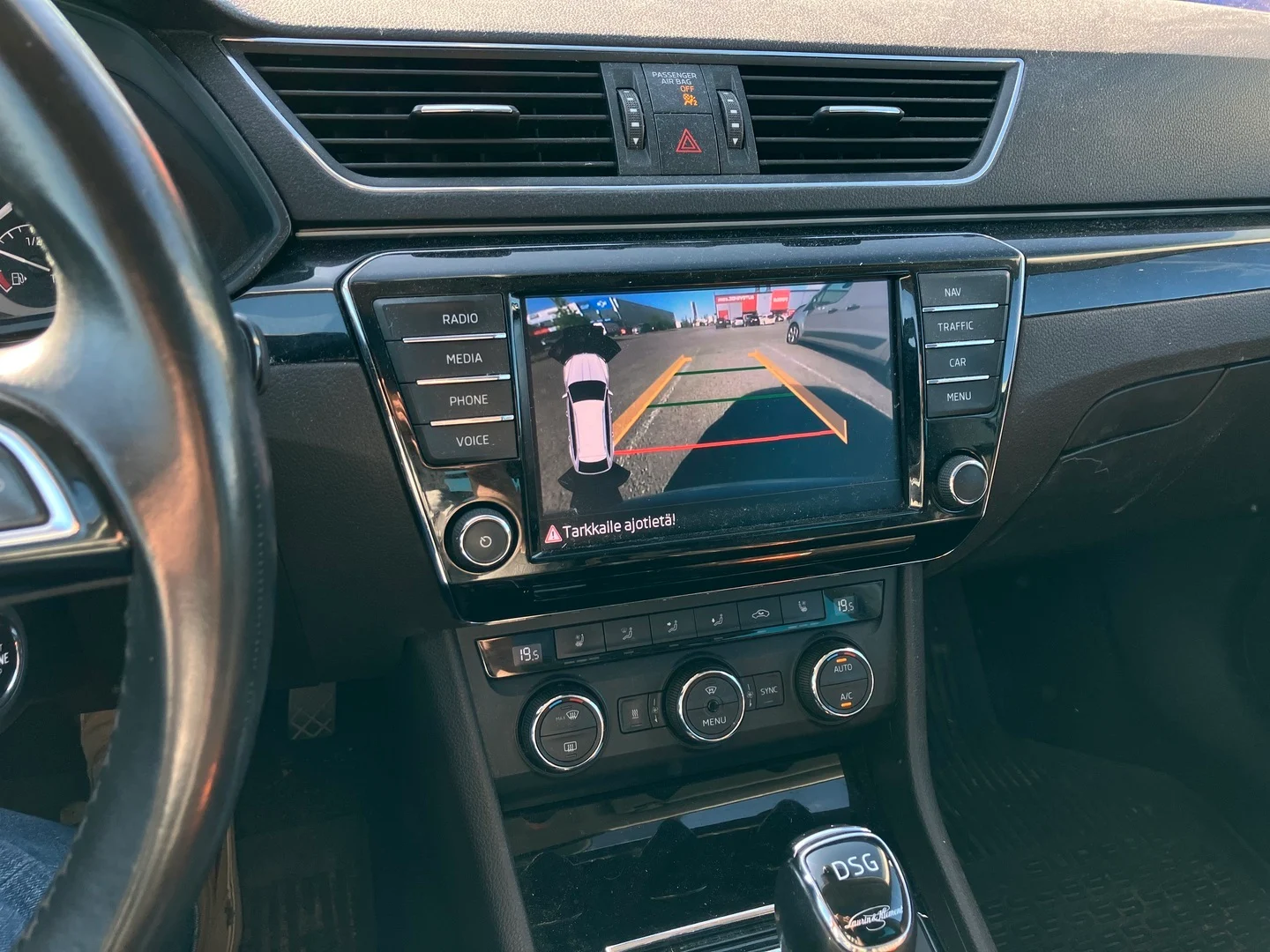 Car Image - 4hNXjN26s81Jkin515h8XD