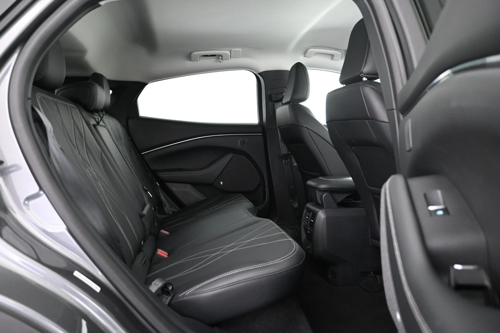 Car Image - 3qnSPo1Rh6ixFzgmK5P8iT