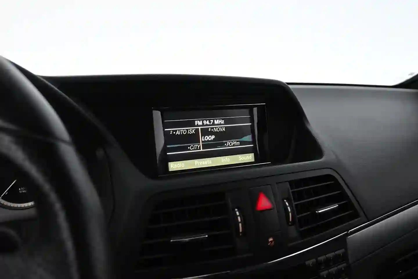 Car Image - eOtrXOnbG3N40wfuXa4ur