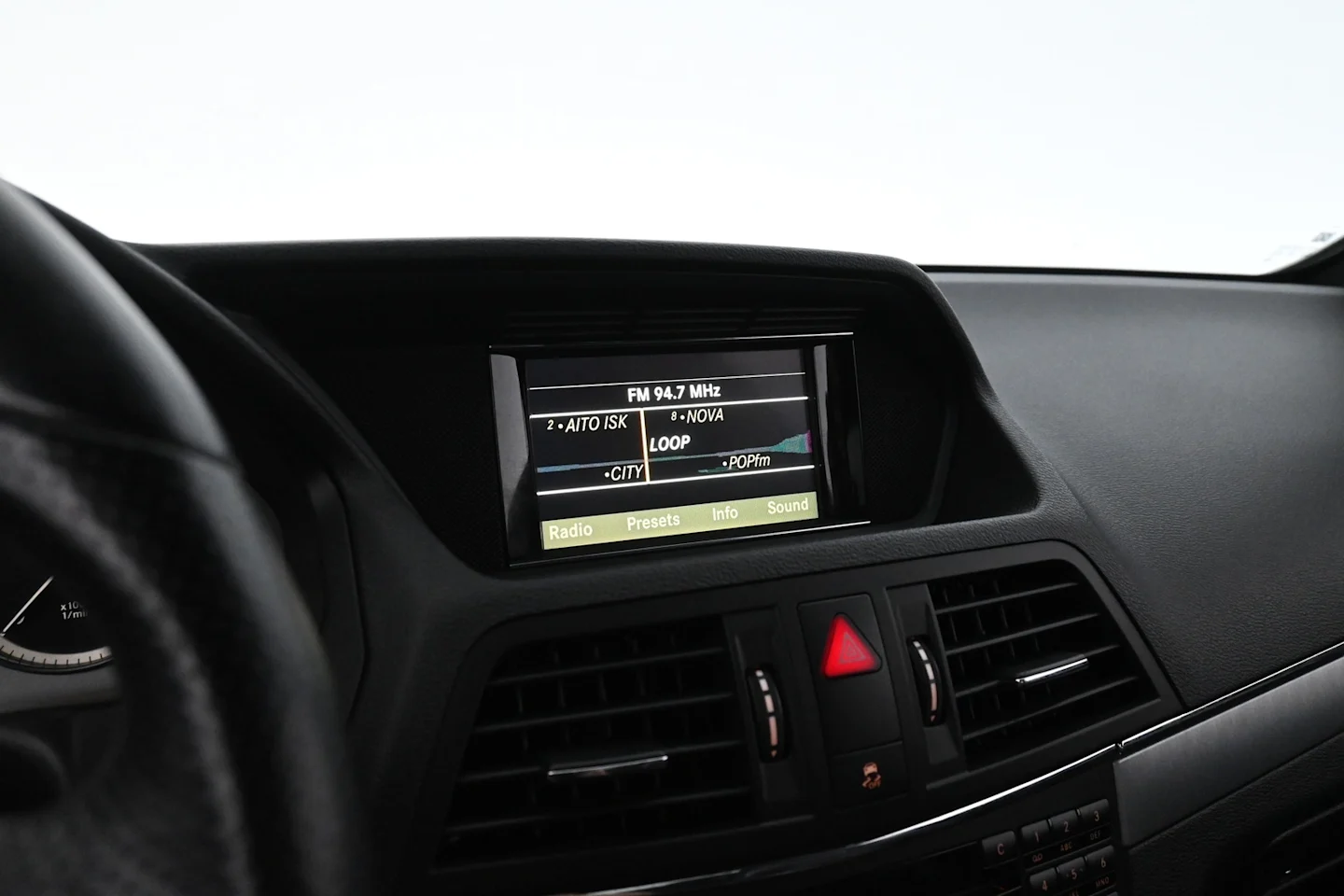 Car Image - eOtrXOnbG3N40wfuXa4ur
