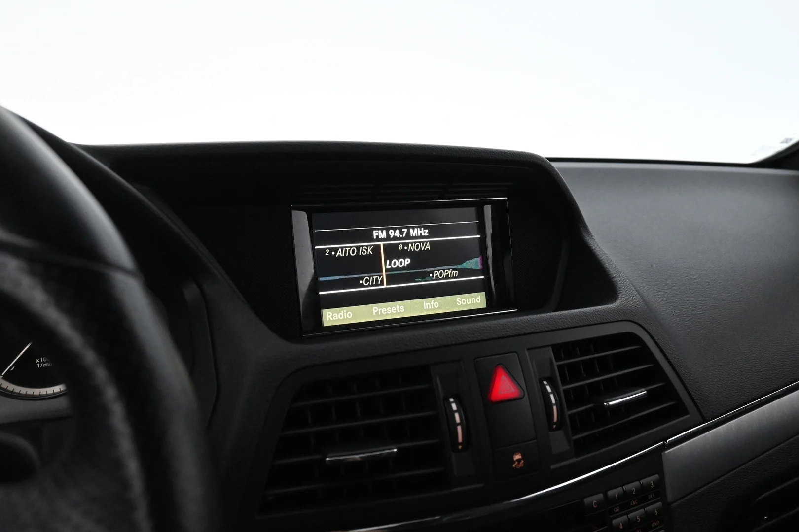 Car Image - eOtrXOnbG3N40wfuXa4ur