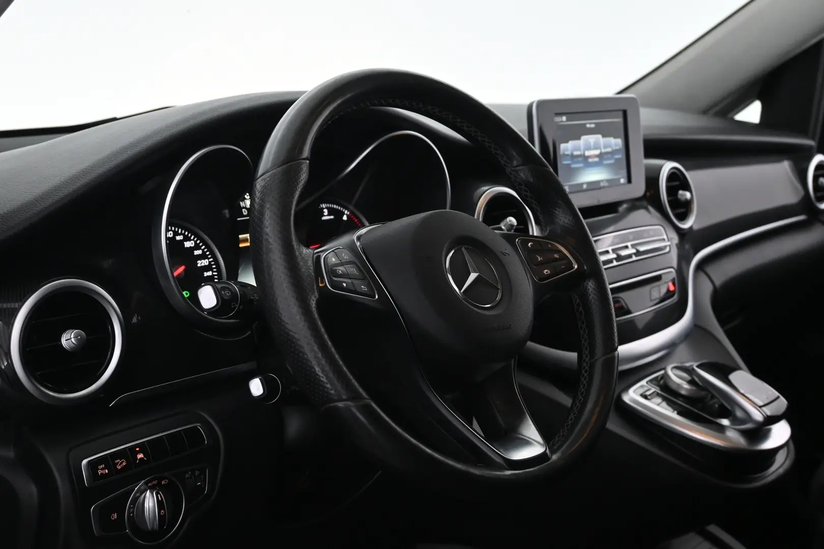 Car Image - 3d4GOmoyK8Vd9OIsp1mowk