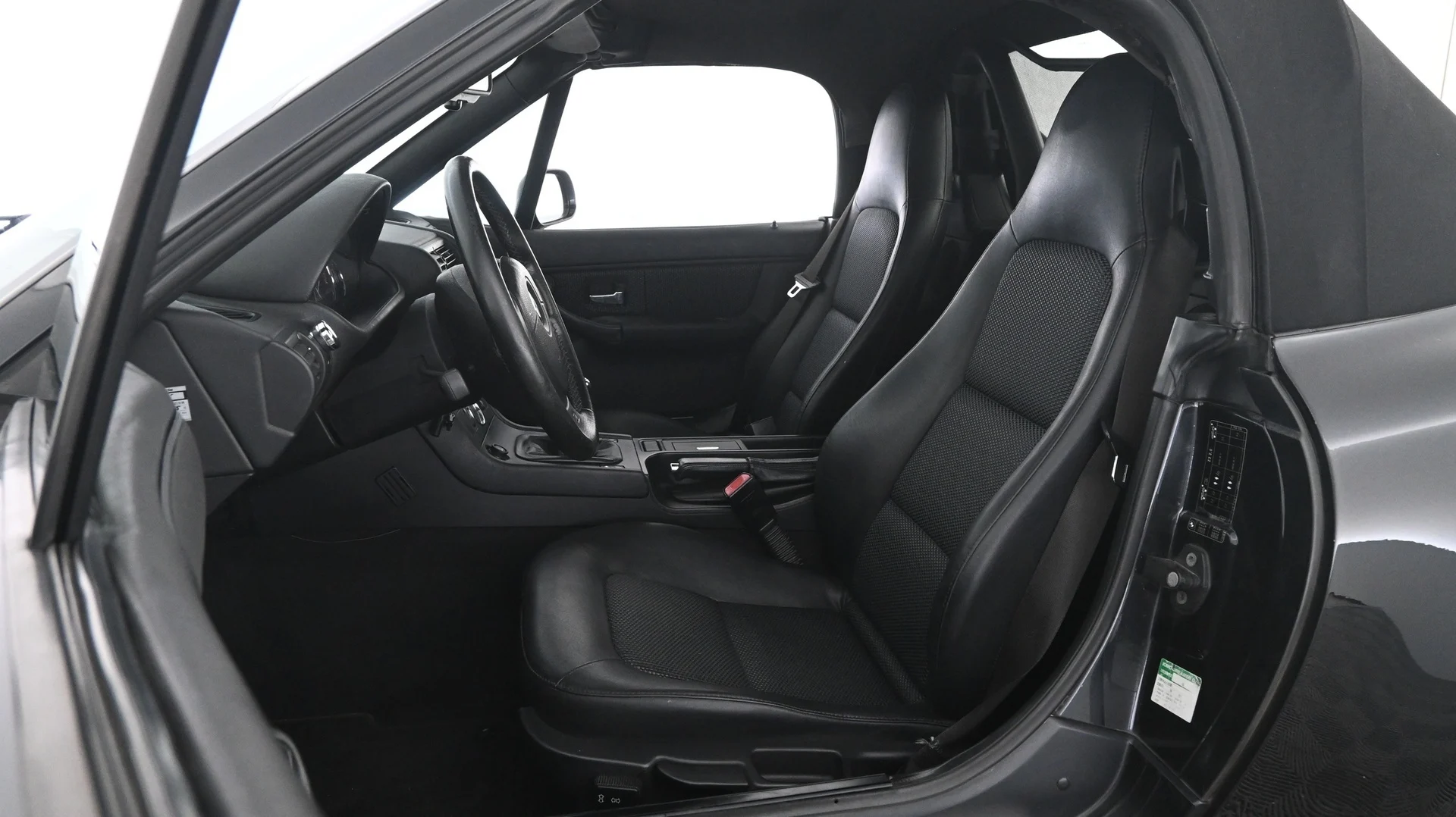 Car Image - 2BO1k5tU82i3FrjKZK7WkJ