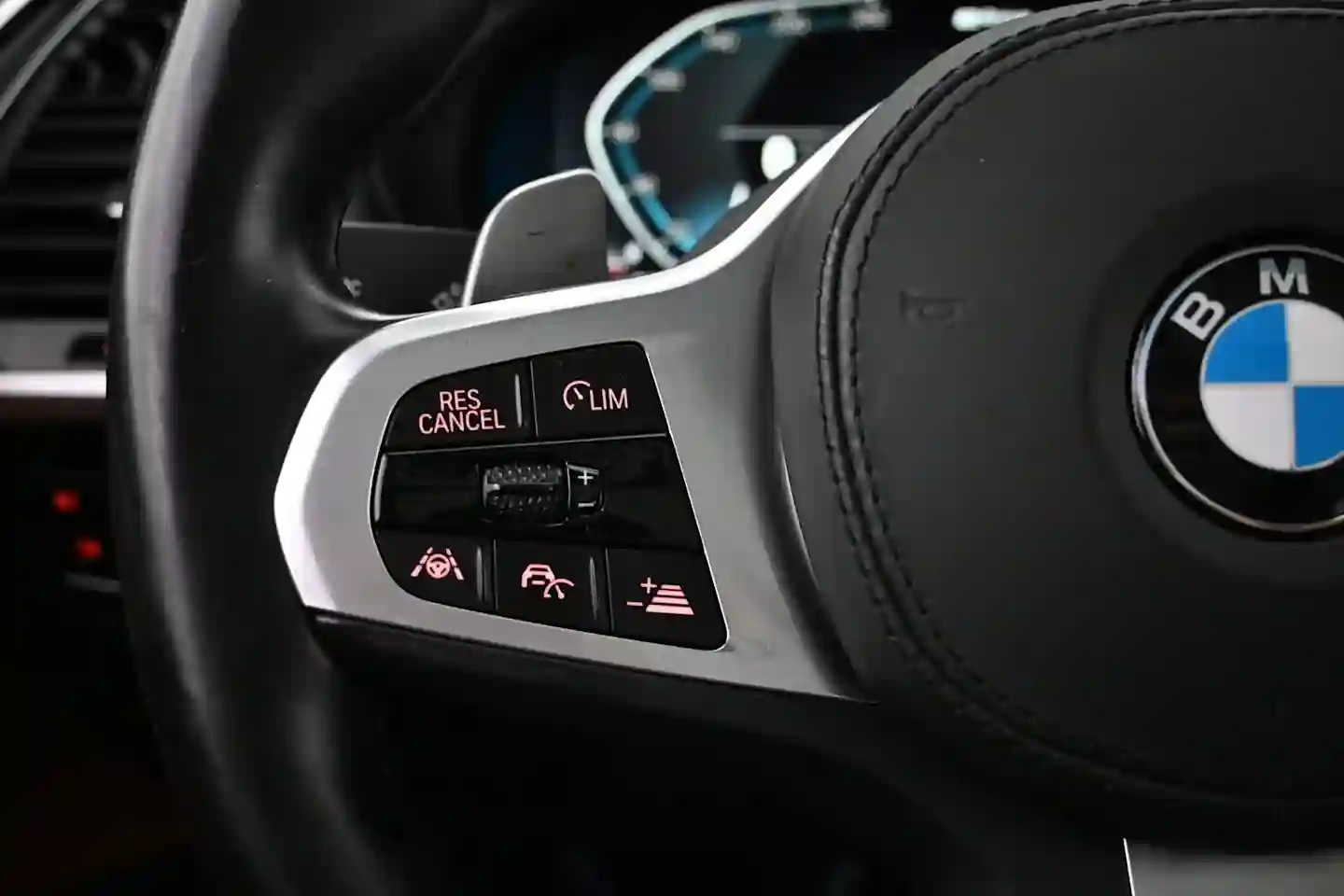 Car Image - 53P9BRYIF9Y8y1xeq8beaH