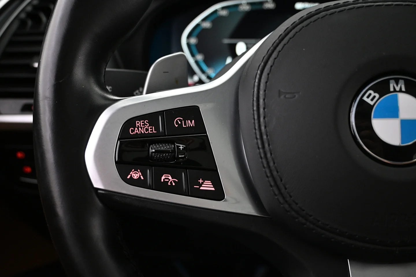 Car Image - 53P9BRYIF9Y8y1xeq8beaH
