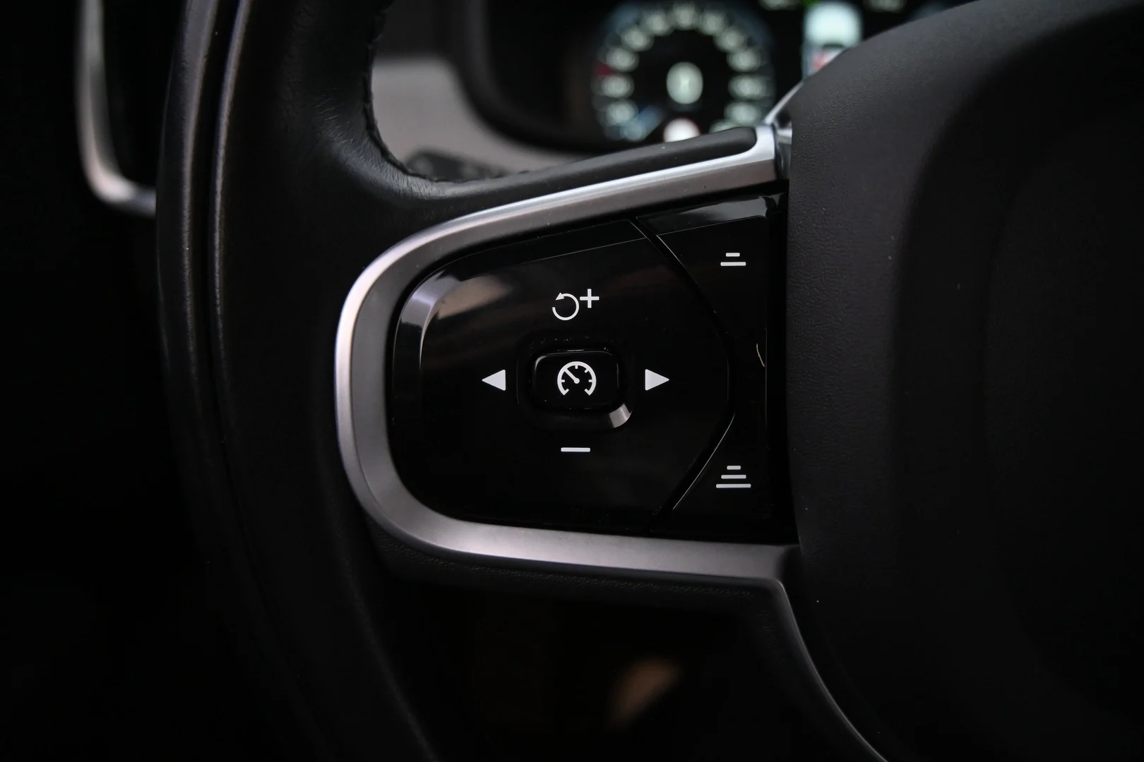 Car Image - 66vZjJI5RWrLHuVDZDsv9w