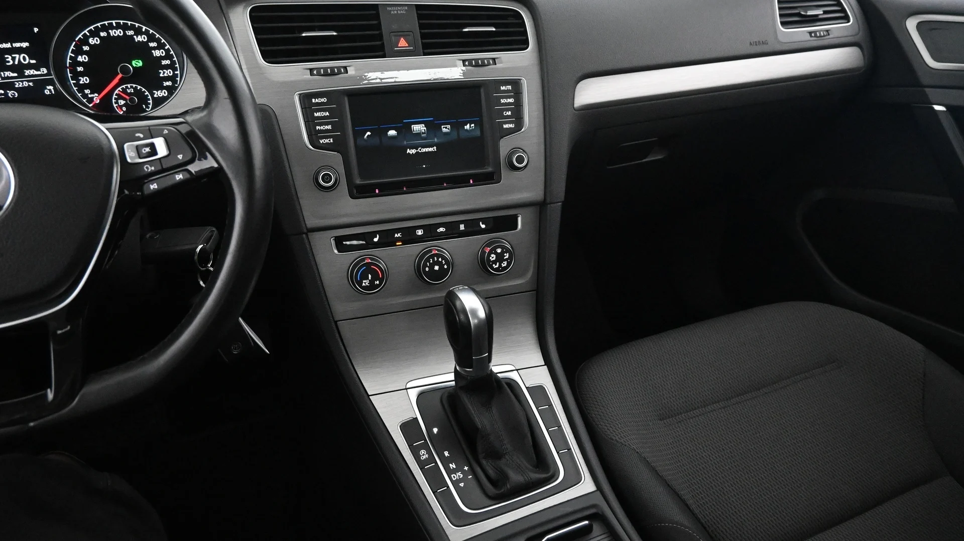 Car Image - 6514QvOaB4VjNxfO9Vrrit