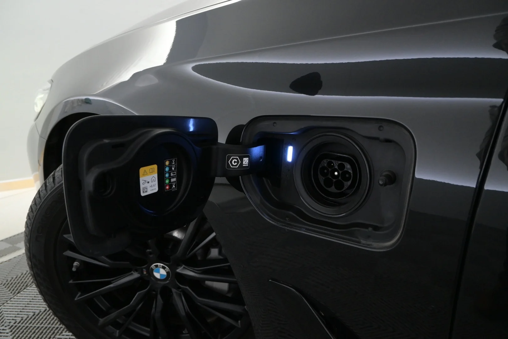 Car Image - 2c4qPDpQS1ZFwbSJcSV5q6