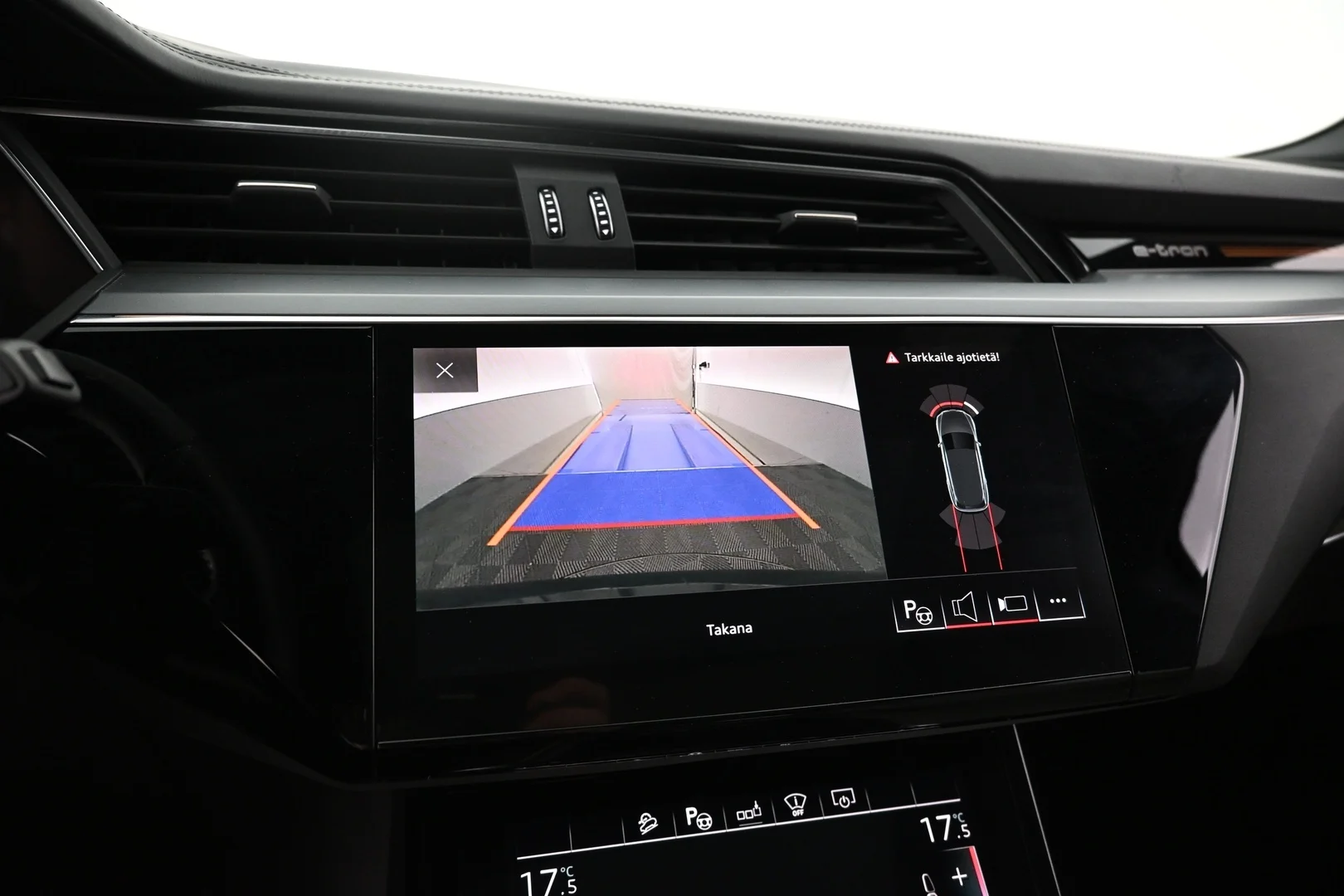 Car Image - 5tI86P4IYCglB5Gz8T0IeF