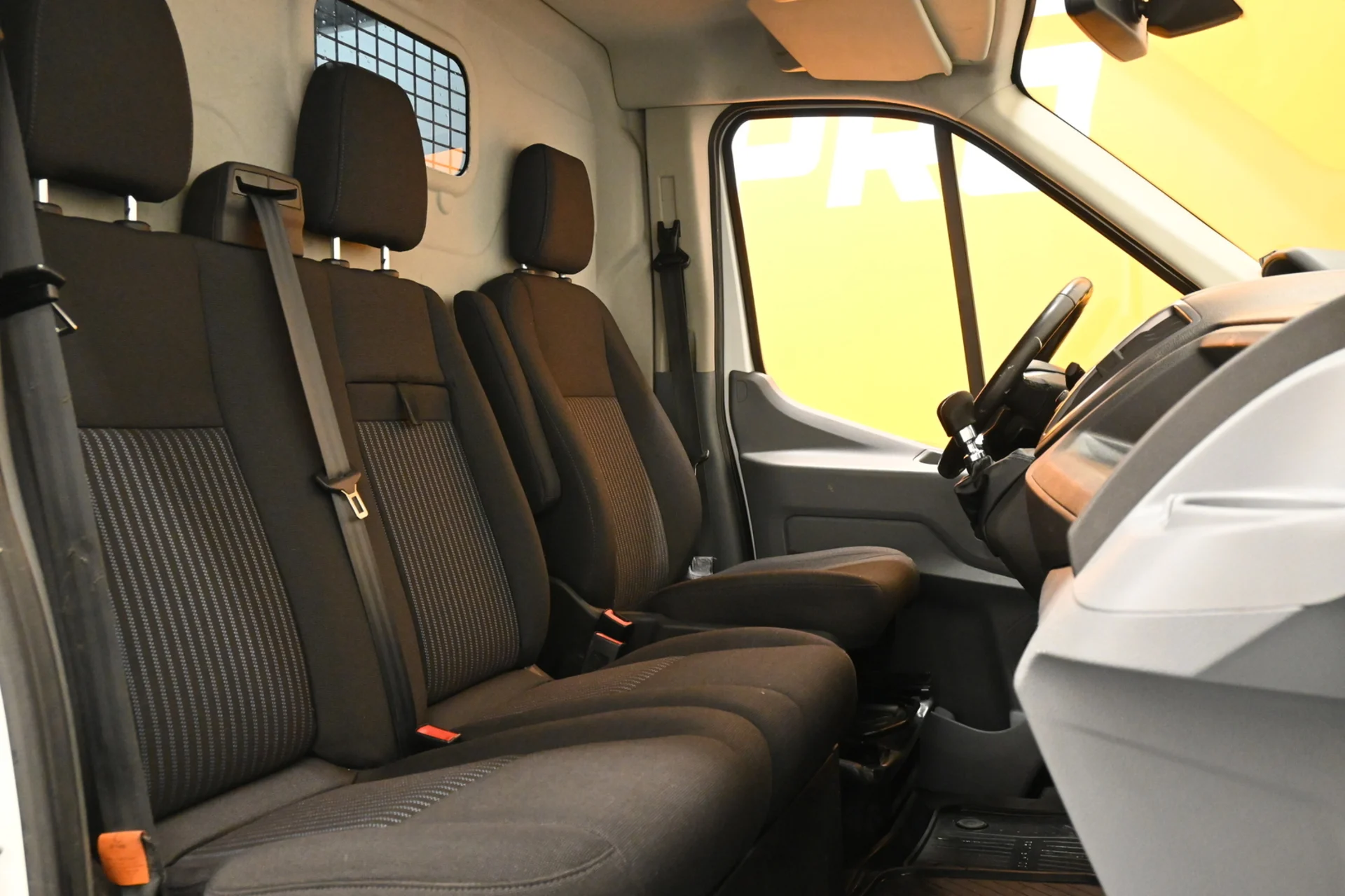 Car Image - 4oyNdENv1OAxTjVjBSLt64