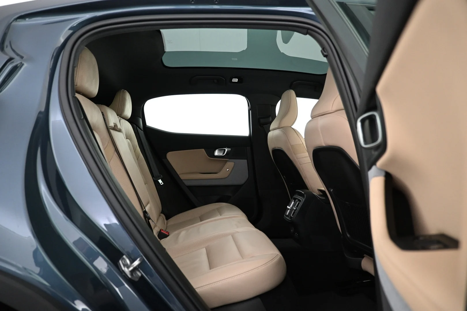 Car Image - 4j0h5Tx1euYHrRsw69zHdE