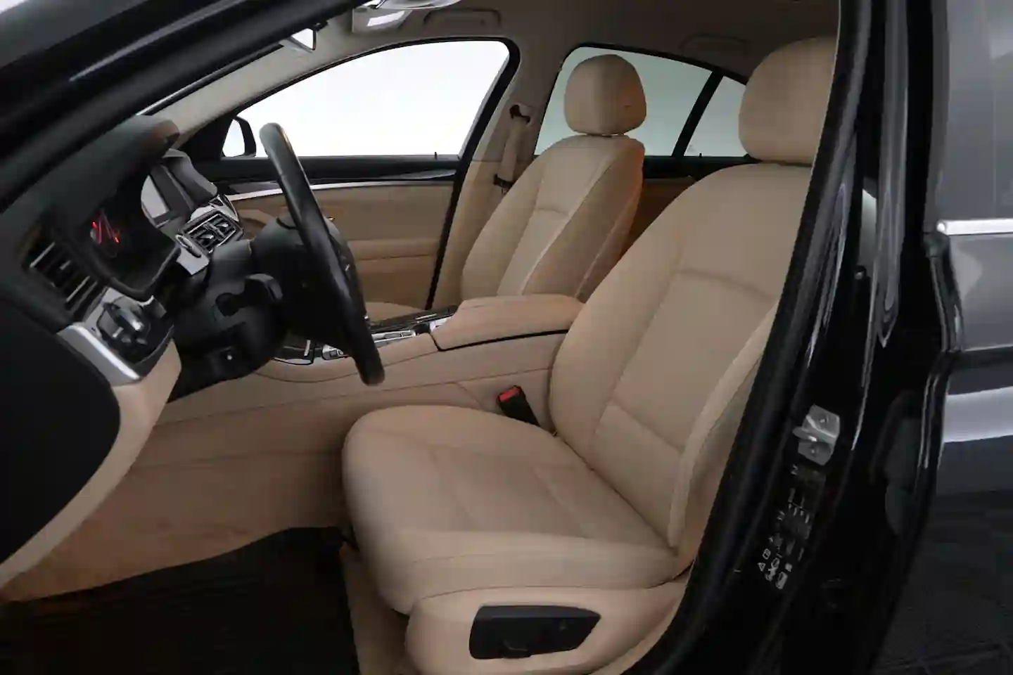 Car Image - 26Mlg1N8qDzmq2AMEK6ig8
