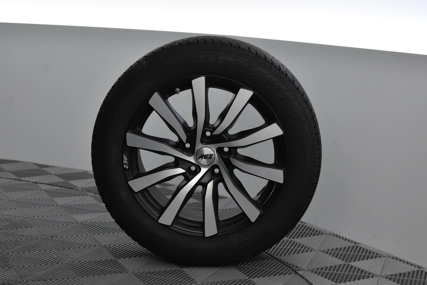 Car Image - OFViQaBzb7KNjGehXVQHg