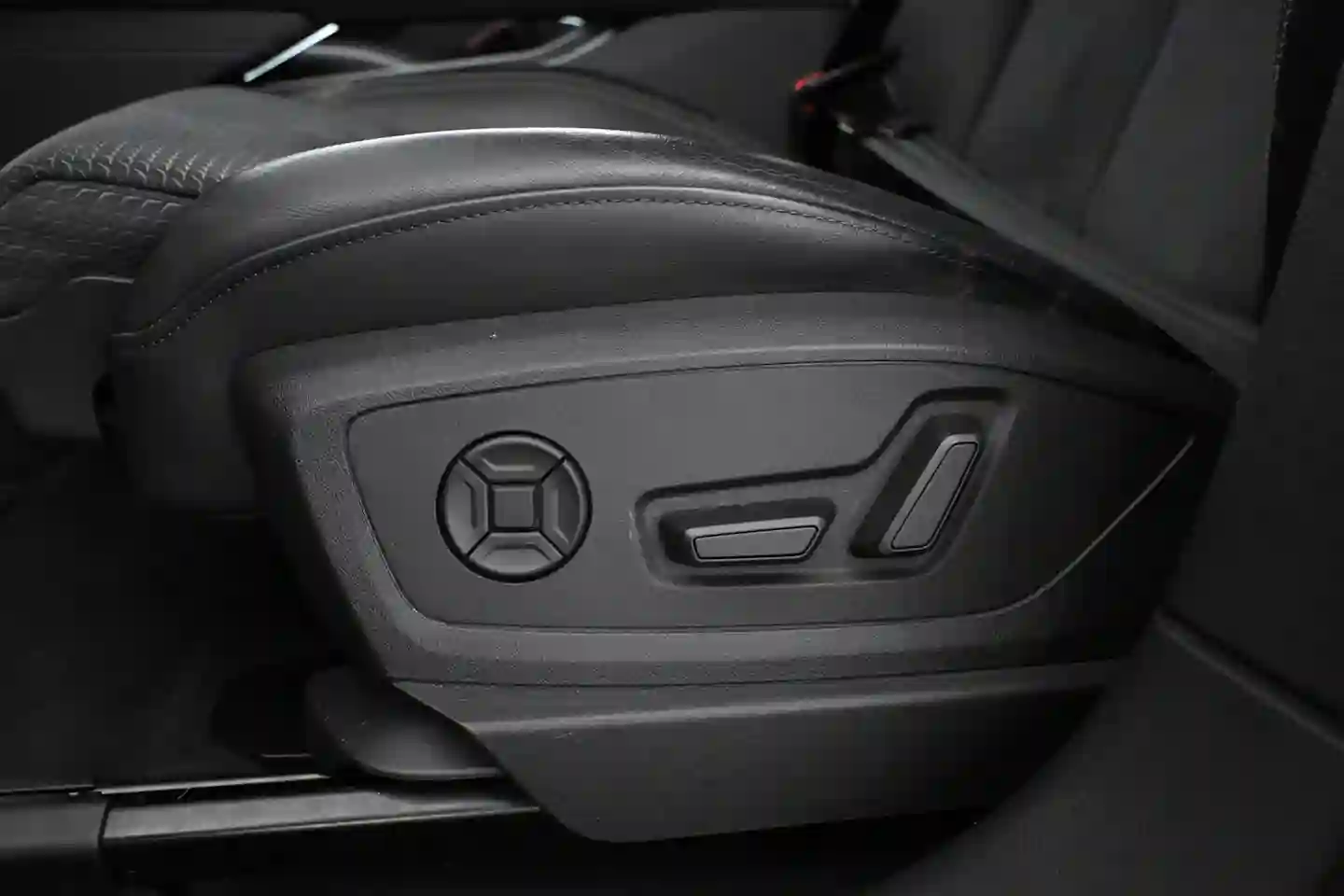 Car Image - 6o3T03baz5iYasDWG9Gsho