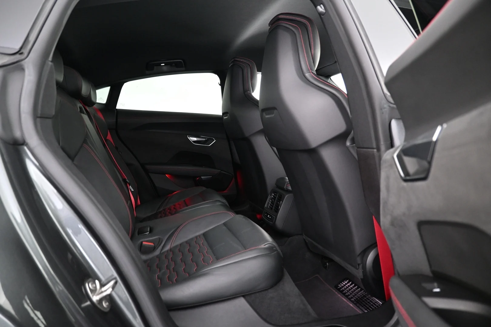 Car Image - 15p8WsM0YNX6MC2q27AQ1U