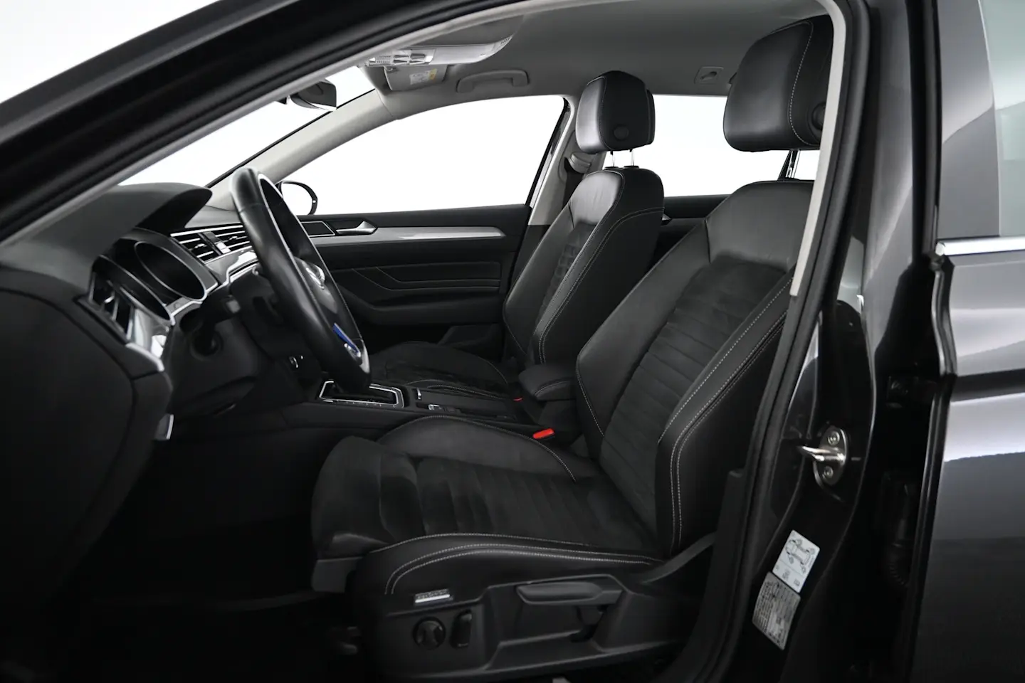 Car Image - 1ZNh13vWHw4ynySeKraMKp