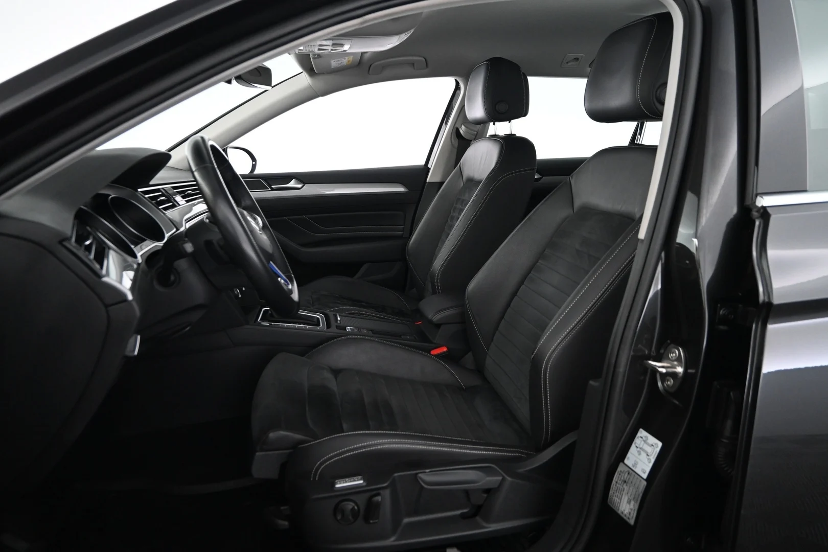 Car Image - 1ZNh13vWHw4ynySeKraMKp