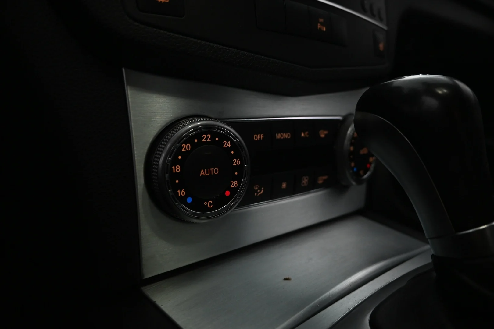 Car Image - 4xt4G8D4XuUn4updLh7IFI