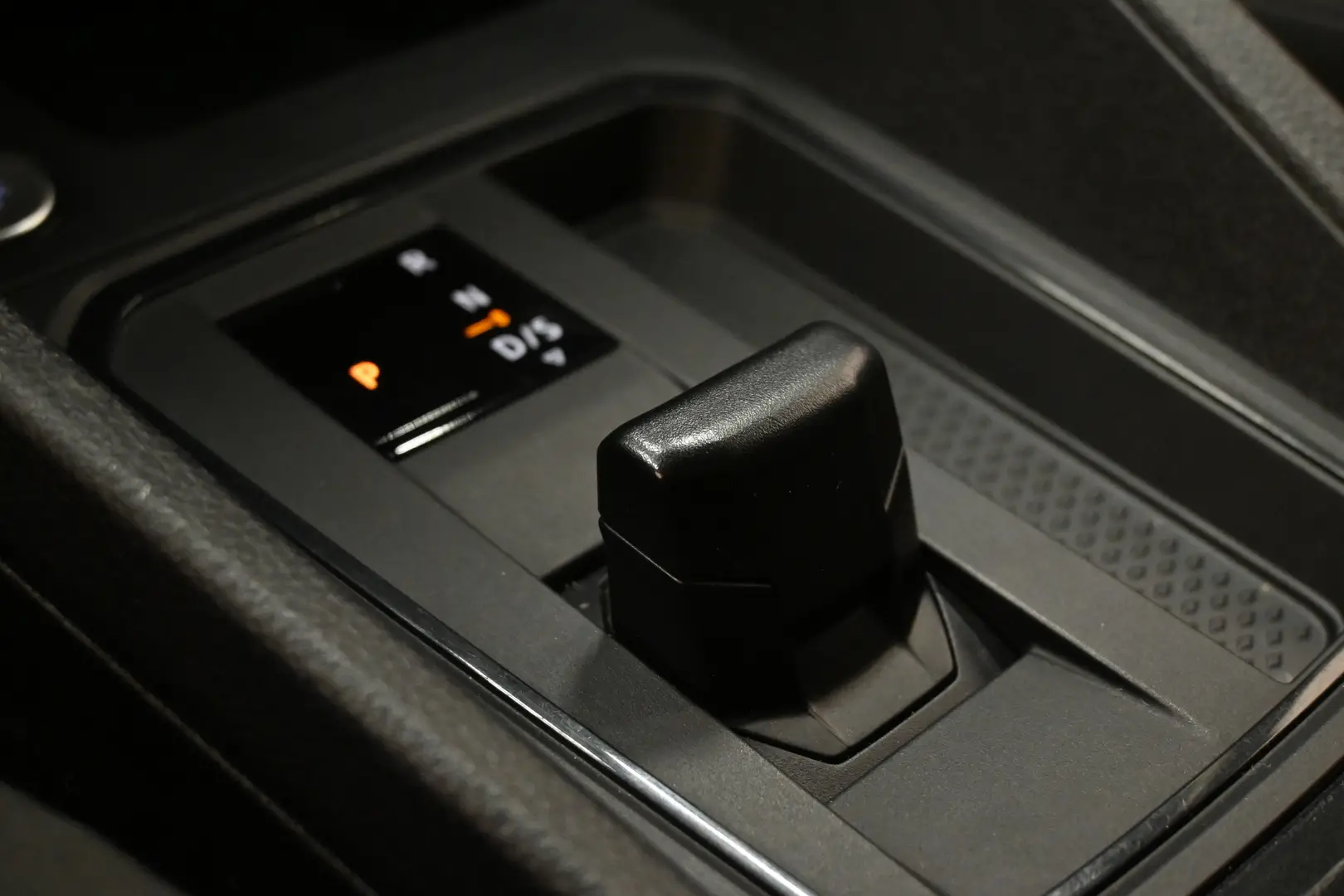 Car Image - 7JLqMT3CxUs07nYkjndDWn