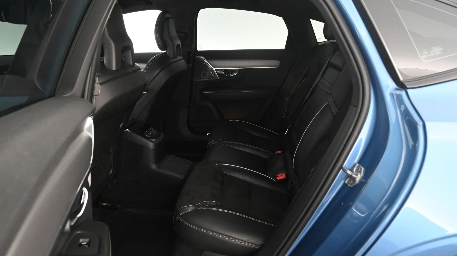 Car Image - zElXcsCM2oePgLDNFm0wc