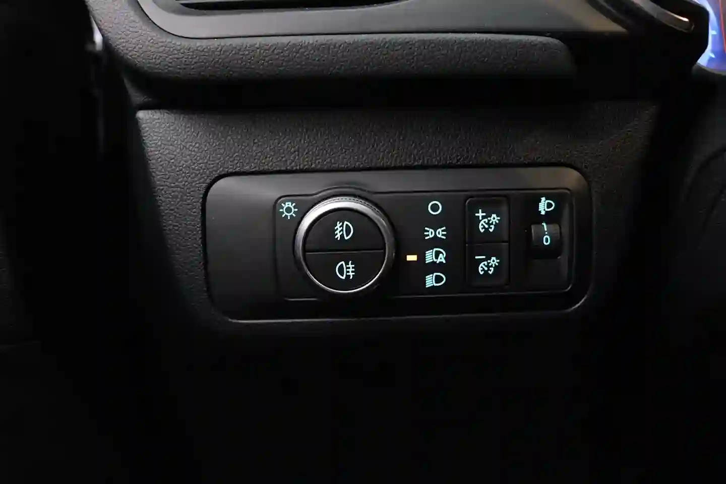 Car Image - lC1zo1oHYmuSF6GqUPZlK